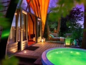Maak een retreat van je tuin met een hottub